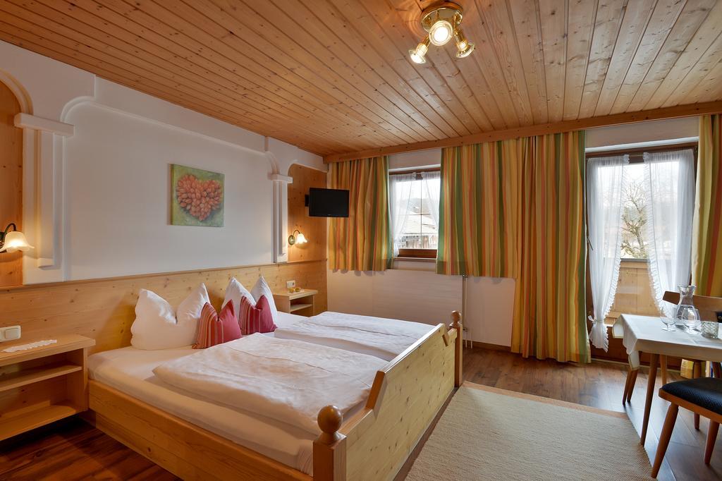 Huettschmiedhof Villa Kössen Rum bild