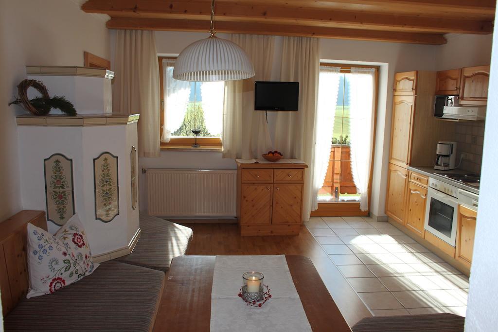 Huettschmiedhof Villa Kössen Rum bild